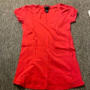 Wet seal size Large slim fitting stretchy scoop neck tshirt red
